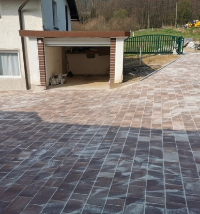 Tlakovanje, asfaltiranje in ureditev okolice za vaš dom