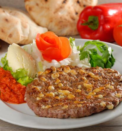 Jufka, kebab in burgerji, uživanje v najboljši okrepčevalnici Ptuj