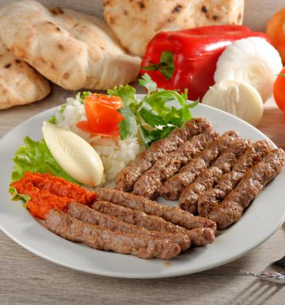 Čevapčiči in pleskavica, okus hitre hrane na Ptuju