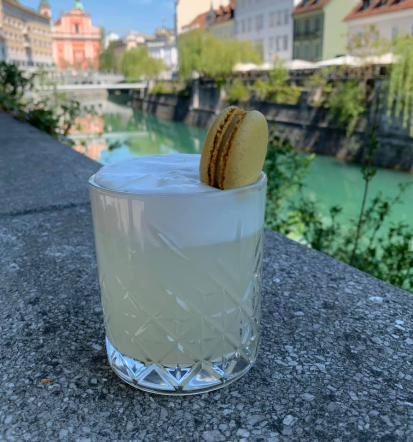 Dober lokal center Ljubljane, koktajl