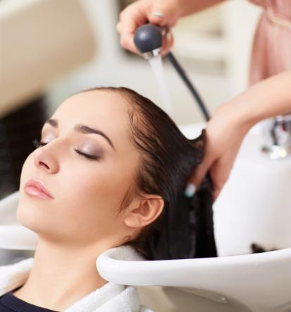 Popolna nega las v ugodnem frizerskem salonu Ljubljana