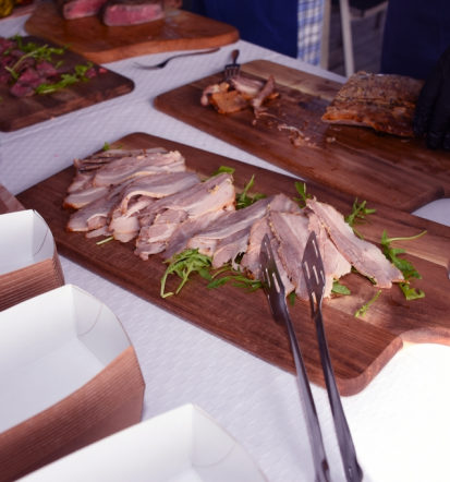 Priprava hrane na domu, catering Maribor, okusna rešitev za vse dogodke