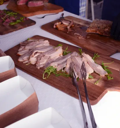 Priprava hrane na domu, catering Maribor, okusna rešitev za vse dogodke