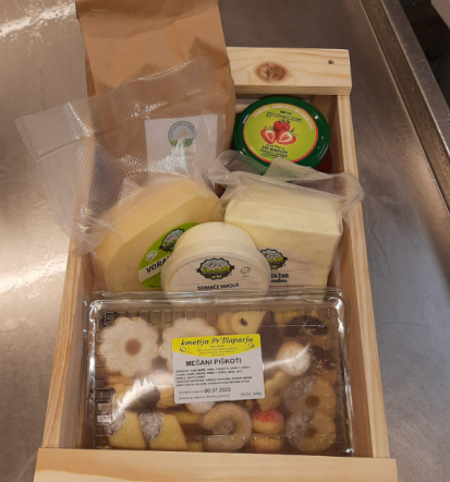 Kmetija pod Storžičem, dobri domači mlečni izdelki Gorenjska za vsak dan