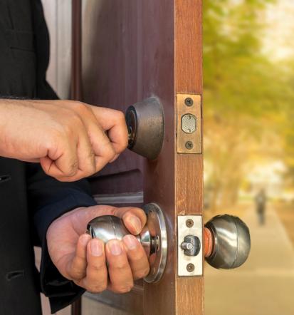 Elegantna notranja vrata po meri Muta Koroška