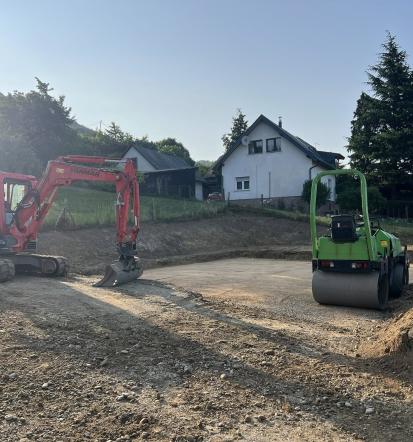 Dela z gradbeno mehanizacijo Maribor