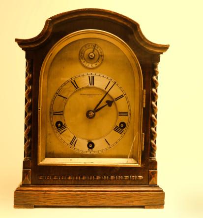 Servis starinske ure