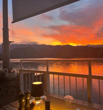 Prostor za zaključene družbe in praznovanja Bled, Gorenjska