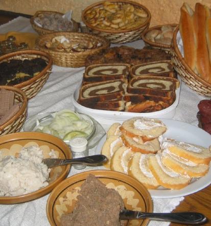 Prostor za zaključene družbe Velika Nedelja, Podravje