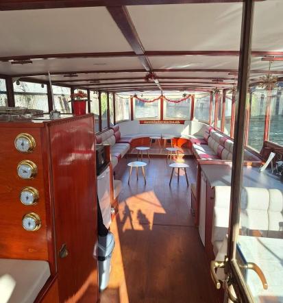 Praznovanje novega leta na ladjici Ljubljana