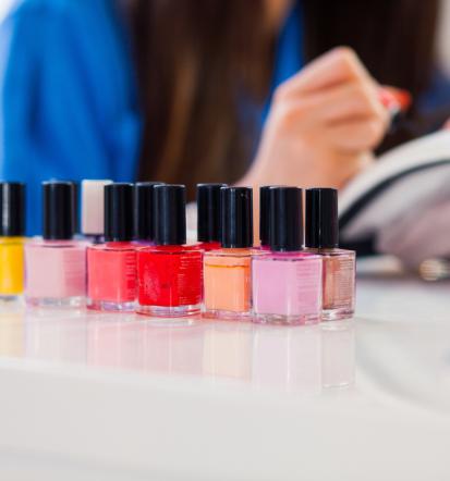 Profesionalna nega obraza in urejanje obrvi v Ljubljani