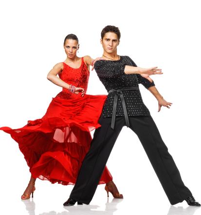 Zakaj so družabni plesni tečaji Osrednja Slovenija idealna izbira?