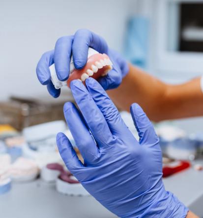 Hitra izvedba zobnih vsadkov  Osrednja Slovenija