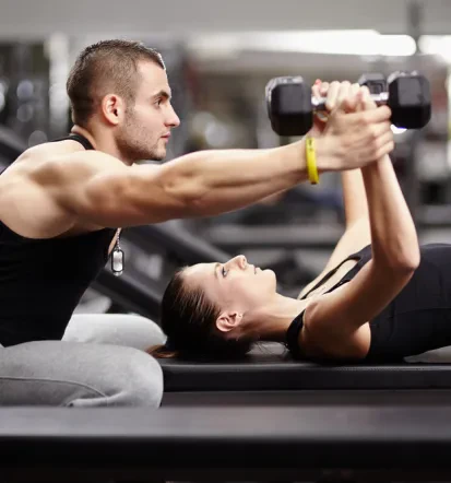 Kako do trajnih rezultatov? Fitnes osebni trener Maribor okolica ima rešitev
