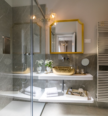 Kopalnica, opremljena z vsem kar gost potrebuje, resort Ljubljana