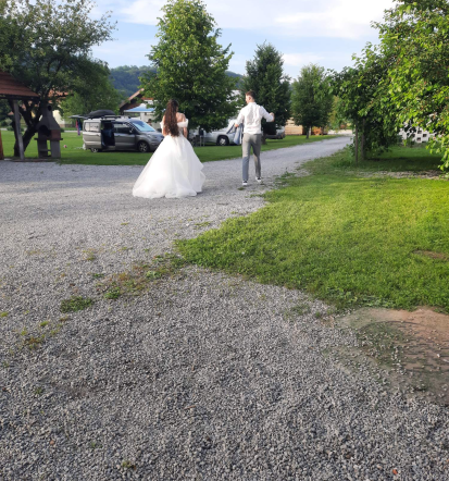 Poceni najem prostora za zaključene družbe Bela krajina