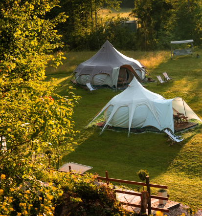 Pet šotorov, dve sobi in nepozabna izkušnja glamping Bovec