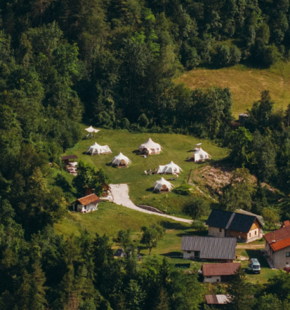 Gozdna Jasa, glamping Bovec z udobjem sredi narave