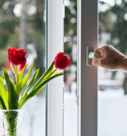 Kako poteka profesionalna montaža plise komarnikov Ljubljana