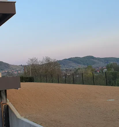 Polaganje travnega tepiha in obrezovanje dreves, urejanje in vzdrževanje okolice Koroška