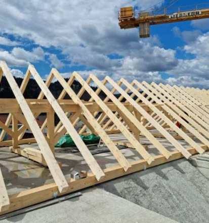 Montaža objektov iz križno lepljenega lesa (CLT paneli)