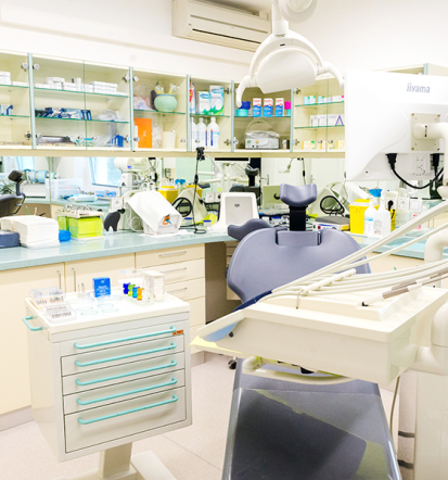 Oralna kirurgija in paradontologija Zasavje