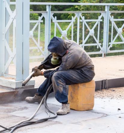 Kakovostna proizvodnja peskalnih strojev Slovenija