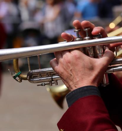 Igranje trobente na pogrebu Podravska