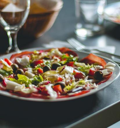 Kmetija z domačo kulinariko in prostorom za dogodke Črniče