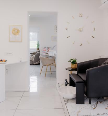 Urejanje nohtov in trepalnic Ljubljana okolica in Gorenjska