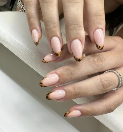 Urejanje nohtov Ljubljana