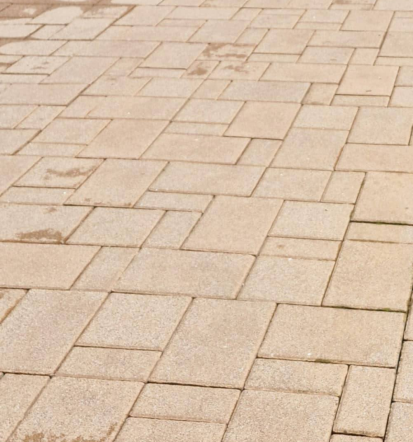 Ugodno čiščenje sončnih elektrarn za večji izkoristek energije