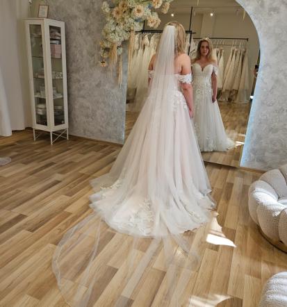 Izposoja poročnih oblek Podravska