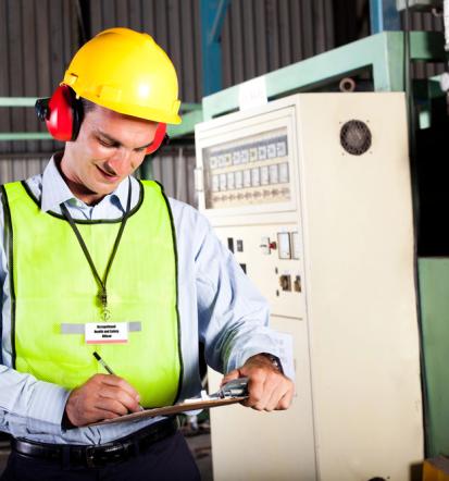 Izpit za viličarja in usposabljanja za zaposlene