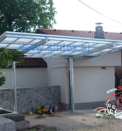 Standardni nadstreški za avto z moderno zasnovo