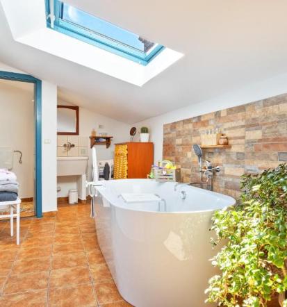 Najem družinskega apartmaja Dutovlje