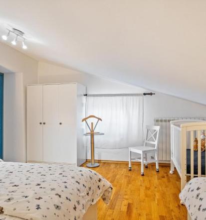 Družinska nastanitev Dutovlje