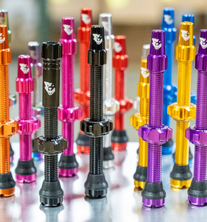 Kakovostna kolesarska oblačila za moške in ženske v Sloveniji