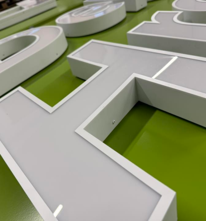 Proreklam, profesionalna izdelava reklamnih tabel in napisov Slovenija