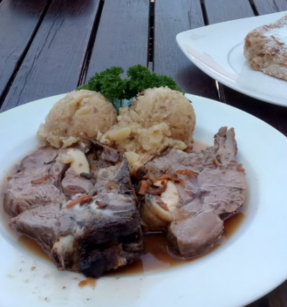 Prostor za zaključene družbe Trzin, Osrednja Slovenija za manjše dogodke