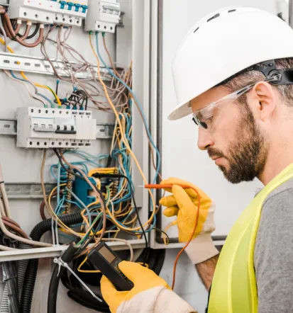 Elektroinženiring Nova Gorica – razsvetljava, napajanje in računalniške mreže