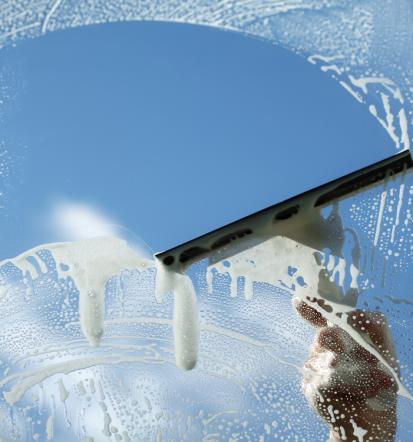 Čiščenje večjih steklenih površin na višini Maribor