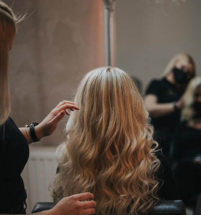 Ugoden frizer v Kranju z okolico