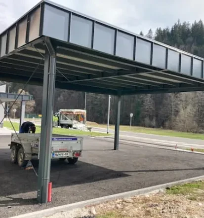 Ugodna izdelava kovinskih nadstreškov po meri Slovenija