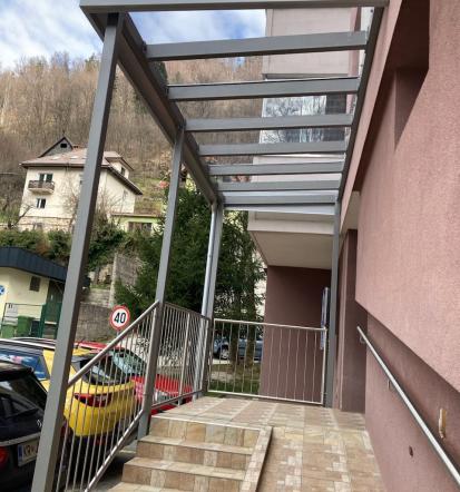 Kvalitetni kovinski nadstreški po meri Slovenija