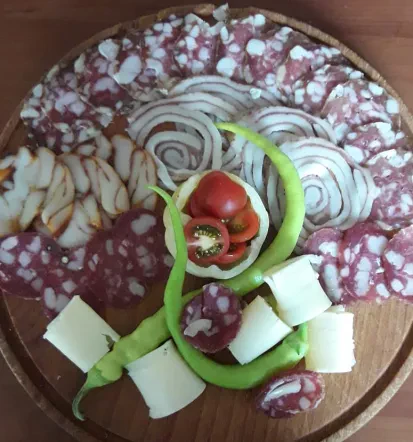 Domači narezki in suhomesnati izdelki Posavje
