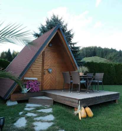 Kamp z bazenom Šmartno ob Dreti
