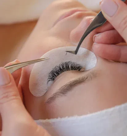 Estetika Eva in profesionalni microneedling obraza