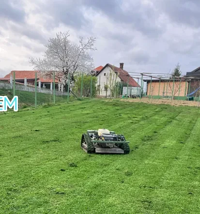 Strojna košnja brežin in pobočij