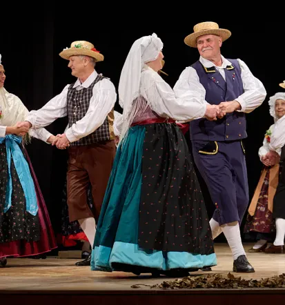 Pridružite se folklorni skupini vseh generacij